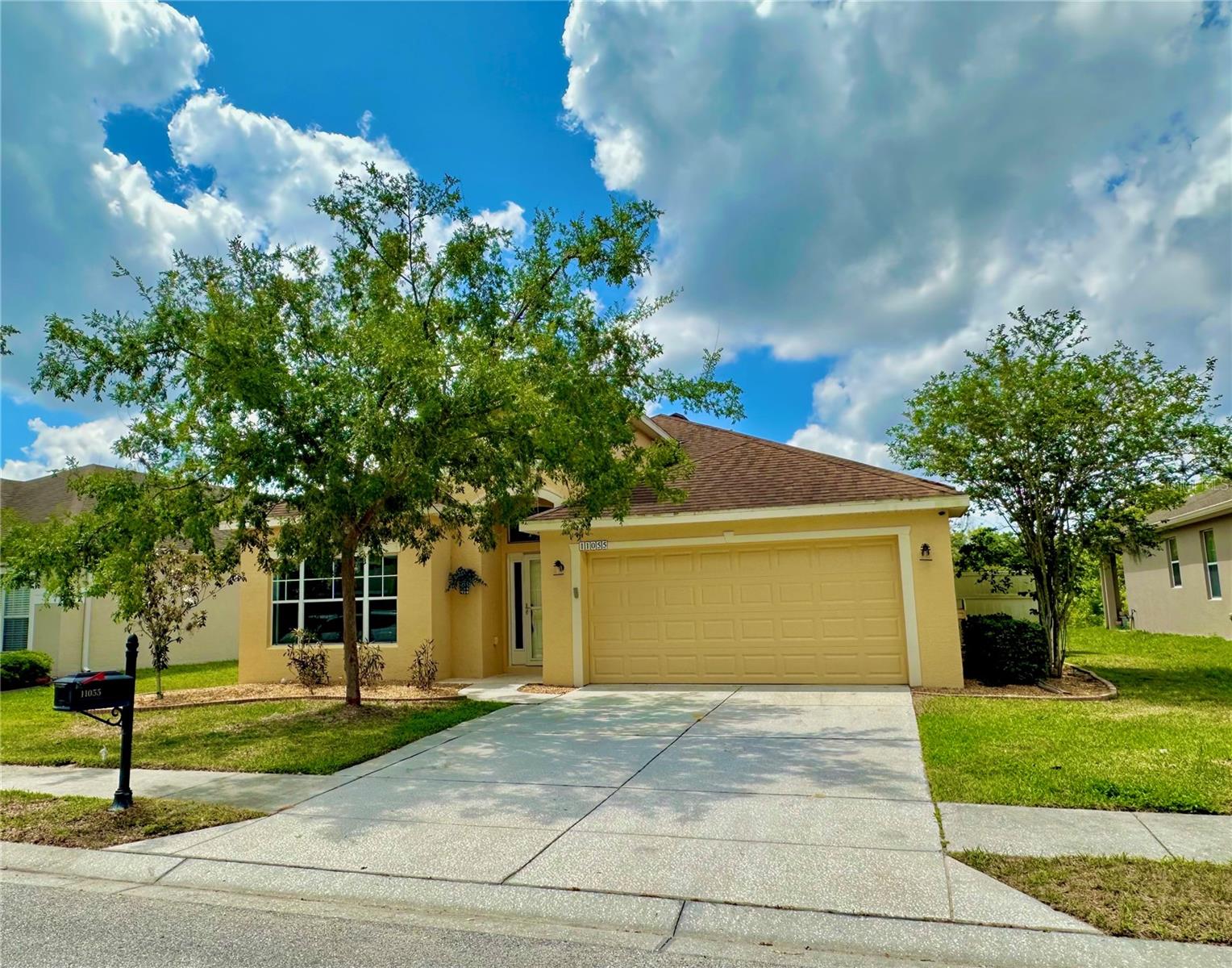 Listing photo id 1 for 11055 Belle Haven Drive