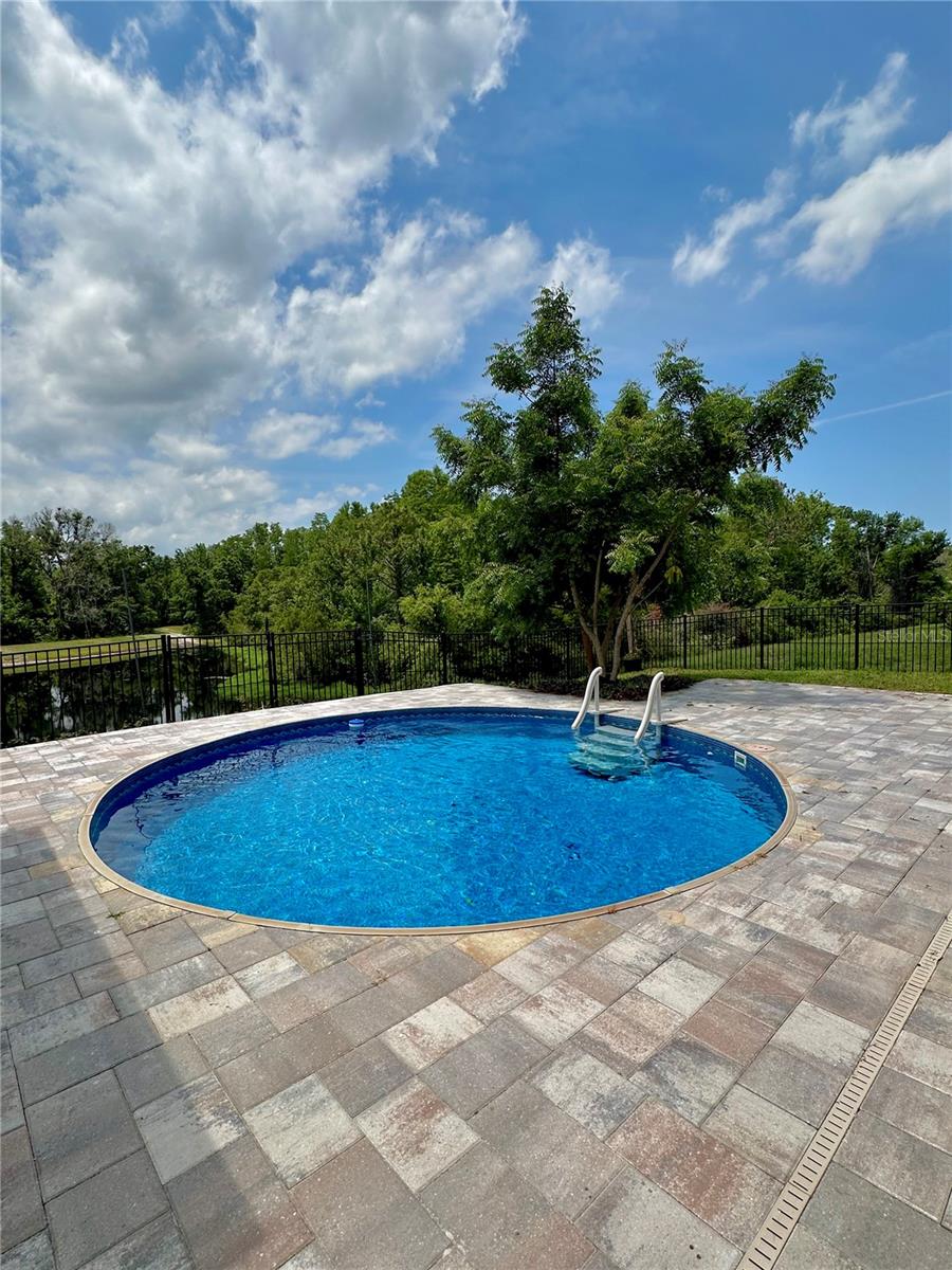 Listing photo id 29 for 11055 Belle Haven Drive