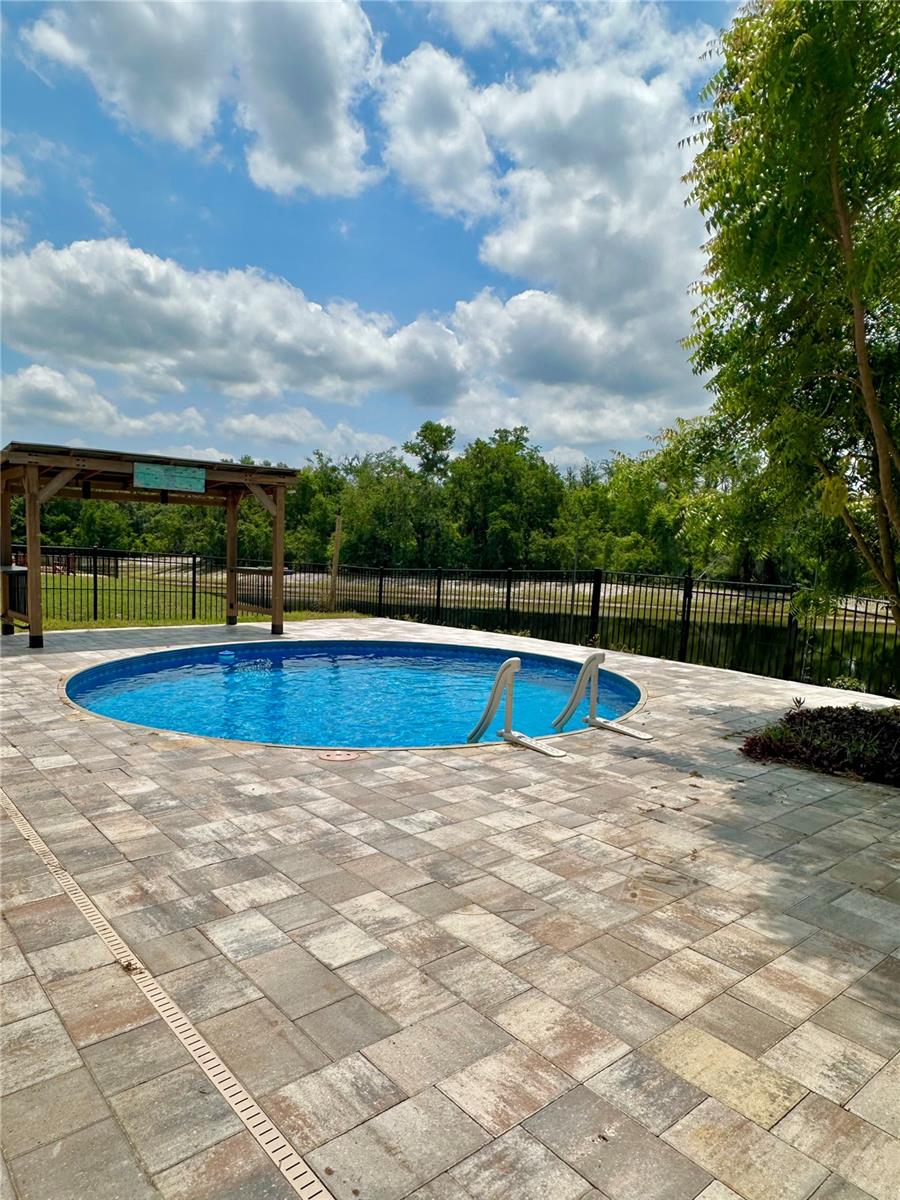 Listing photo id 3 for 11055 Belle Haven Drive