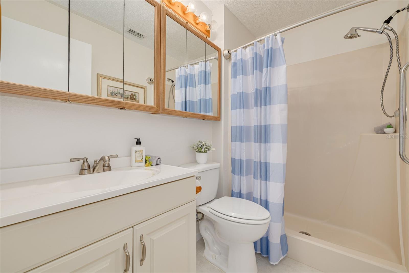 Image 18 of 40 For 6508 Tina Drive 14