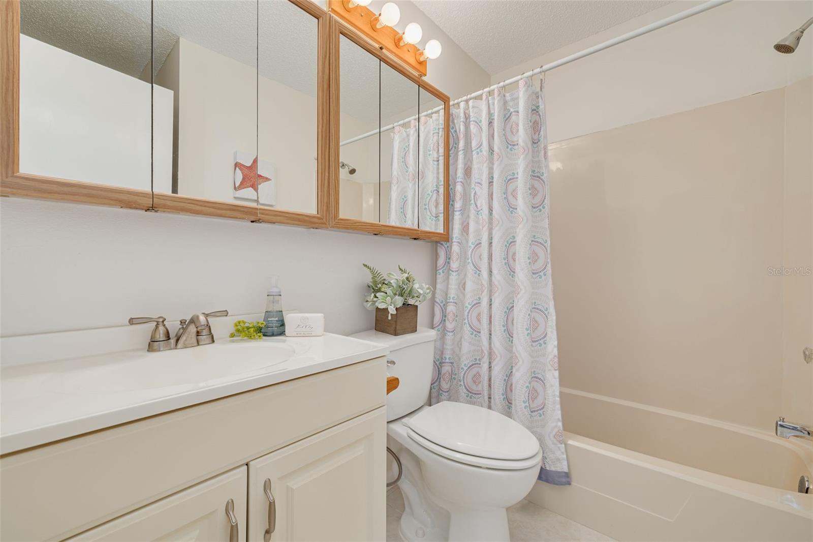 Image 21 of 40 For 6508 Tina Drive 14