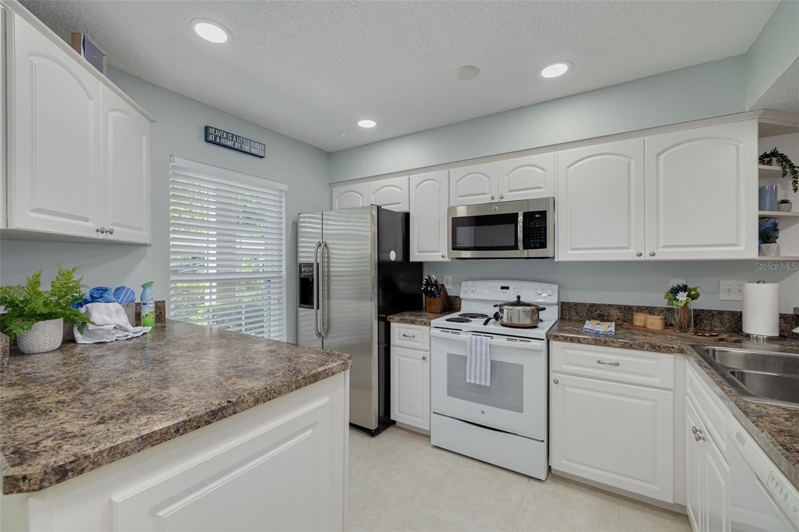 Image 7 of 40 For 6508 Tina Drive 14