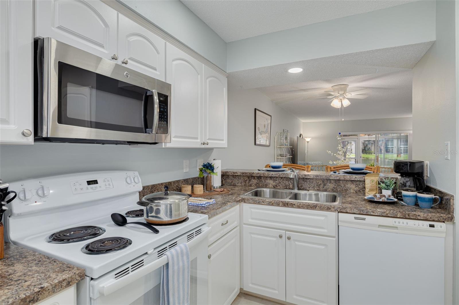 Image 8 of 40 For 6508 Tina Drive 14