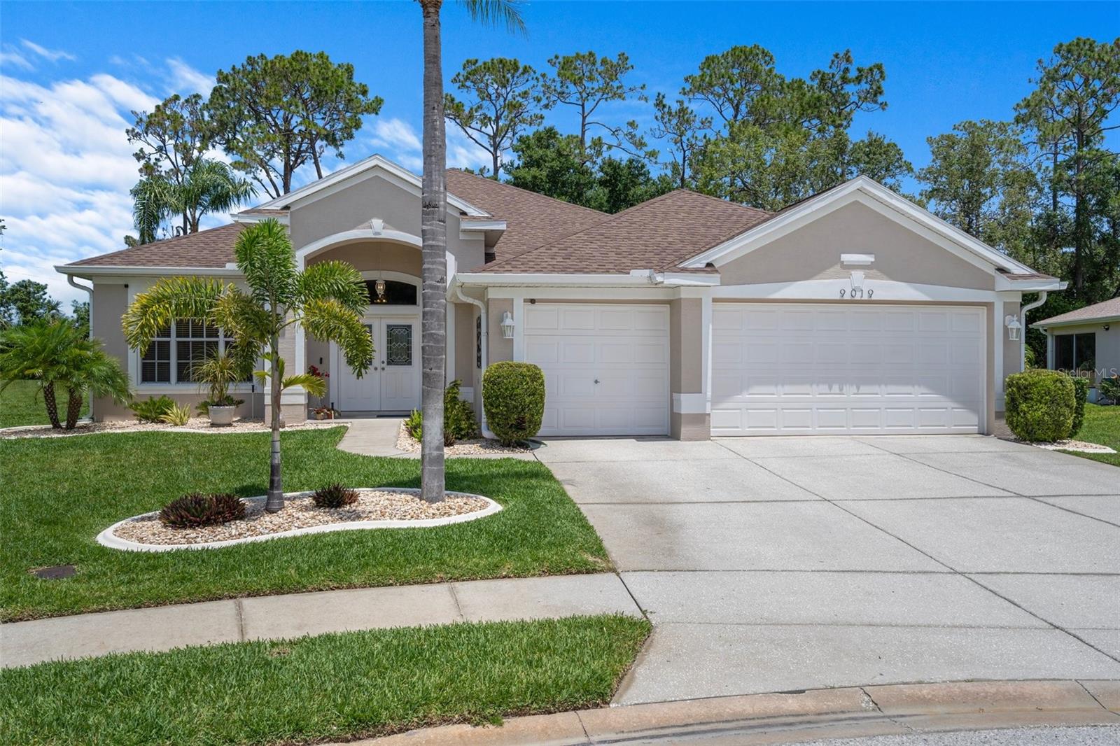 Image 4 of 61 For 9019 Flagstick Lane