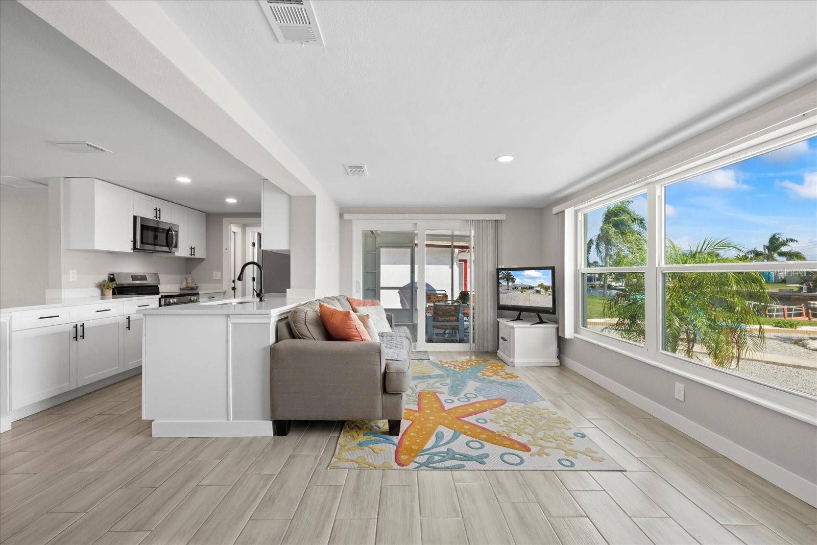 Listing photo id 30 for 3907 Headsail Drive