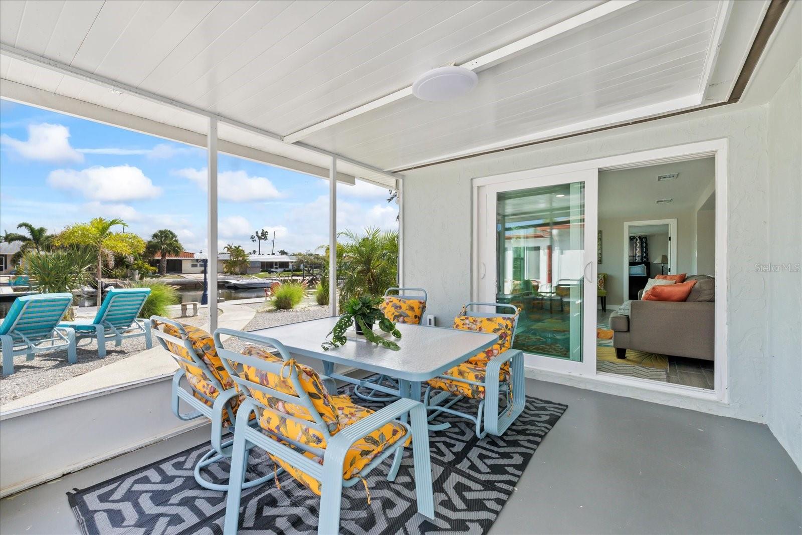 Listing photo id 33 for 3907 Headsail Drive
