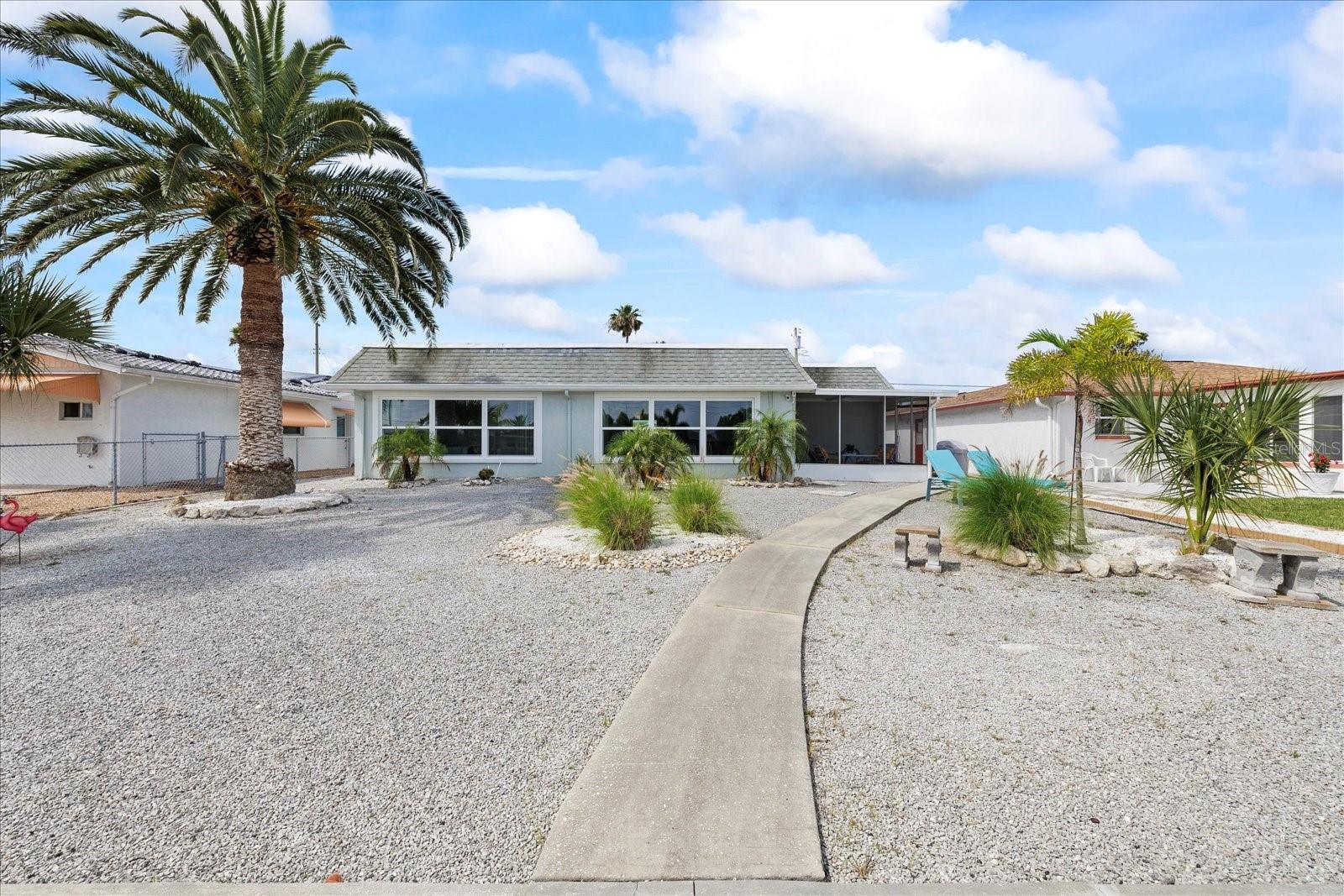 Listing photo id 36 for 3907 Headsail Drive