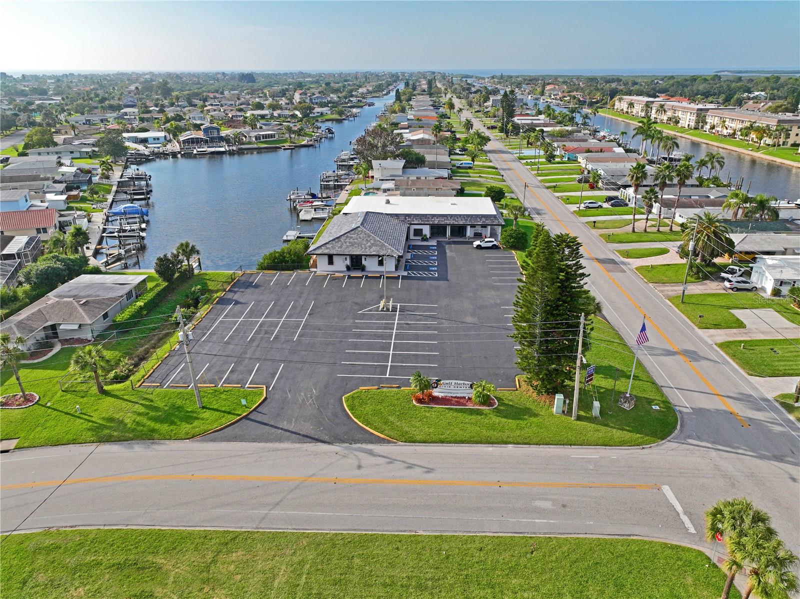 Listing photo id 55 for 3907 Headsail Drive