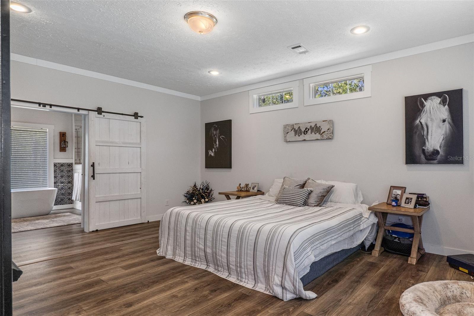 Image 27 of 44 For 7113 Shadywoods Court