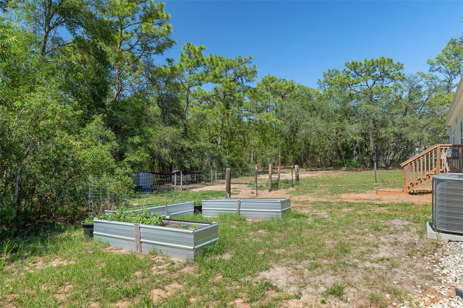 Image 36 of 44 For 7113 Shadywoods Court