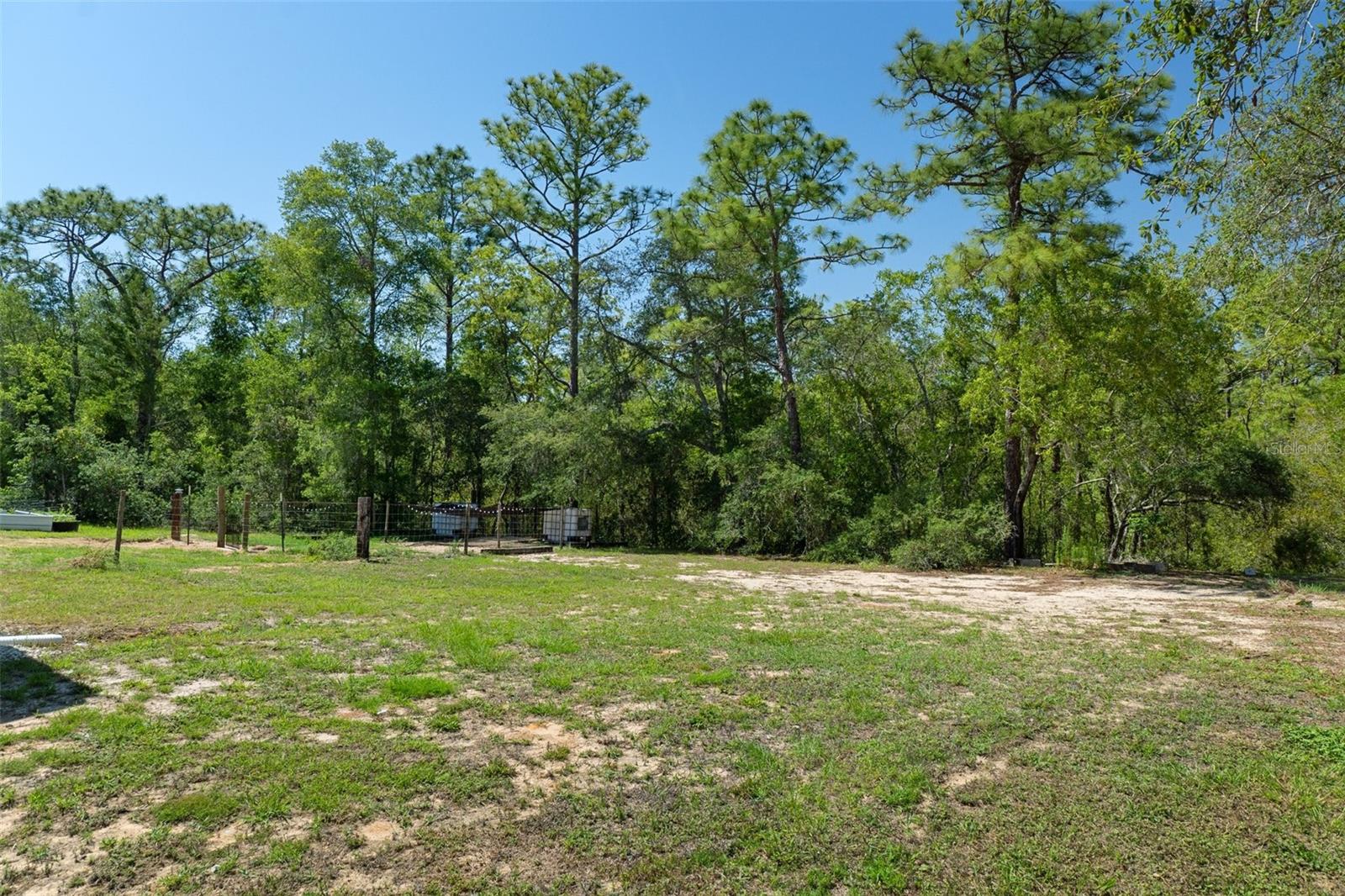 Image 40 of 44 For 7113 Shadywoods Court
