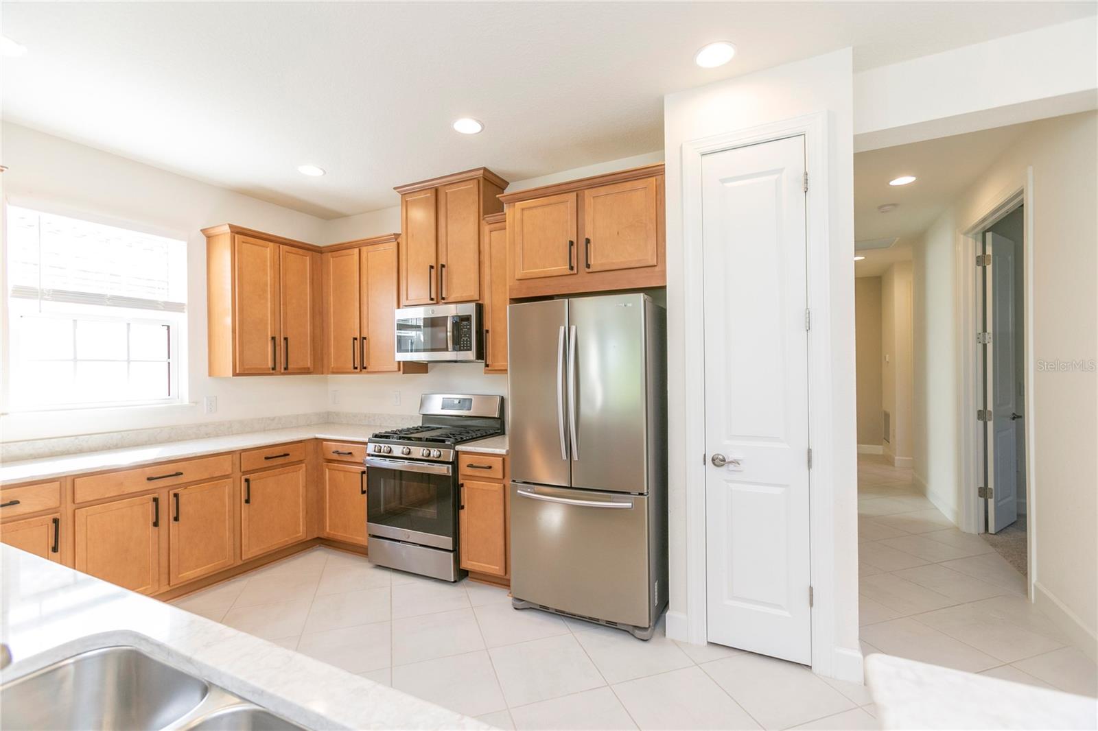 Image 6 of 21 For 3242 Francoa Drive
