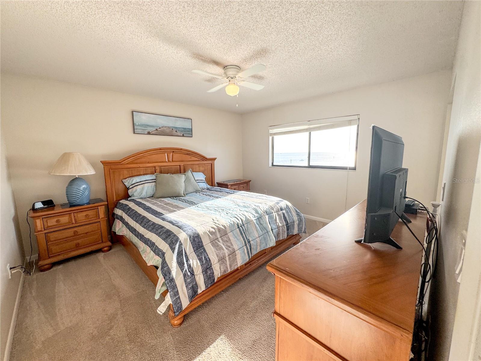 Image 15 of 53 For 8211 Brent Street 836
