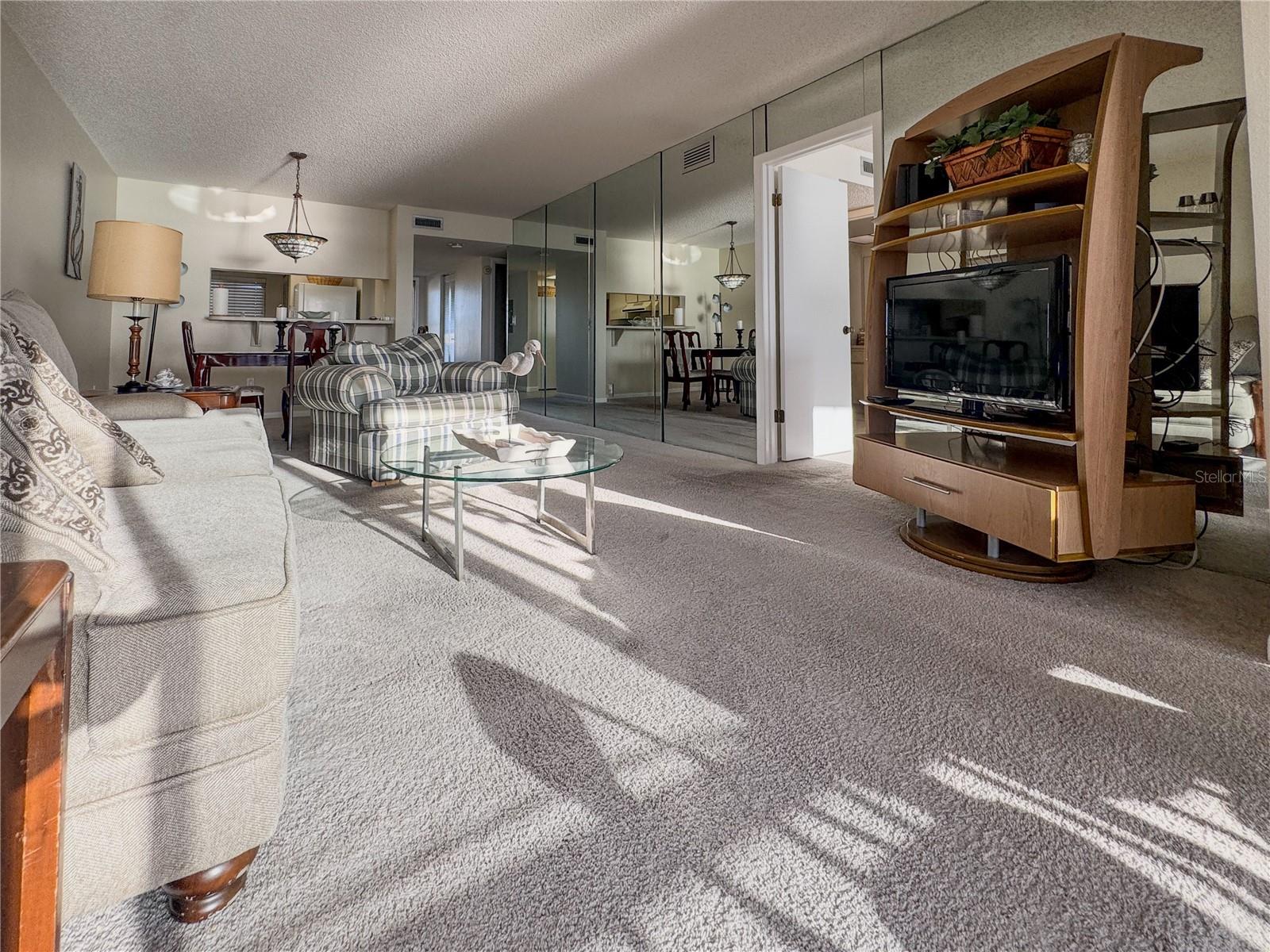 Image 4 of 53 For 8211 Brent Street 836