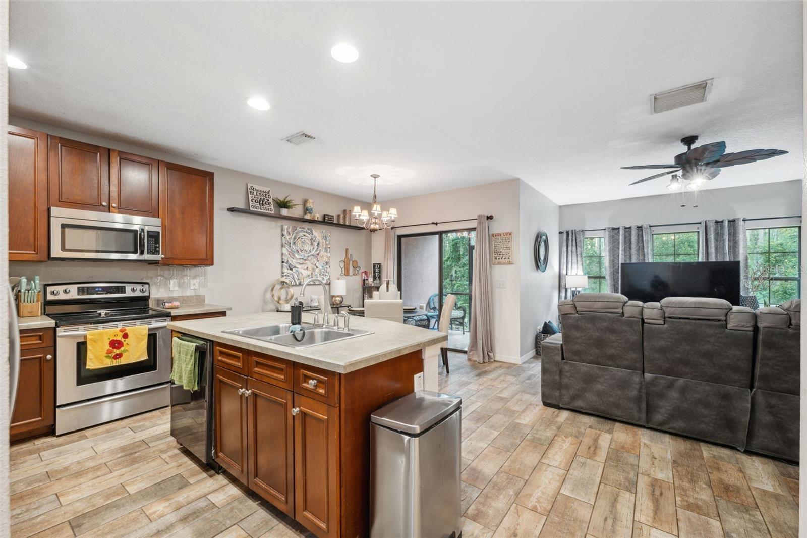 Image 6 of 38 For 1108 Blackwater Drive