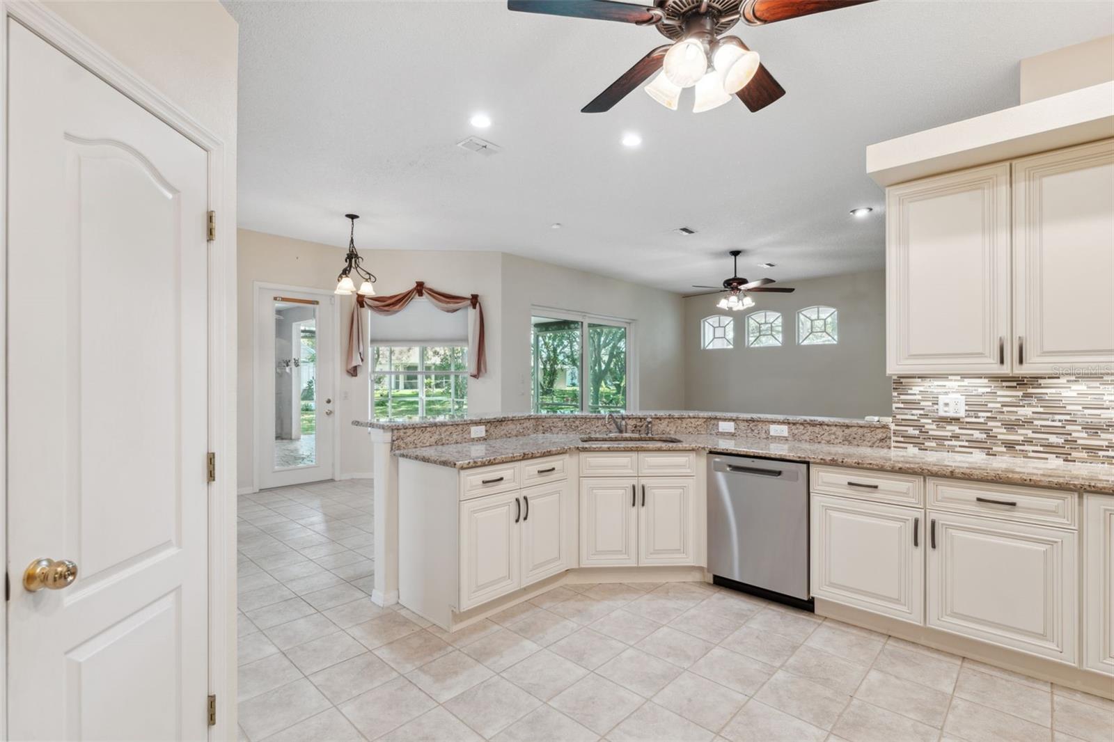 Listing photo id 12 for 10296 Palmgren