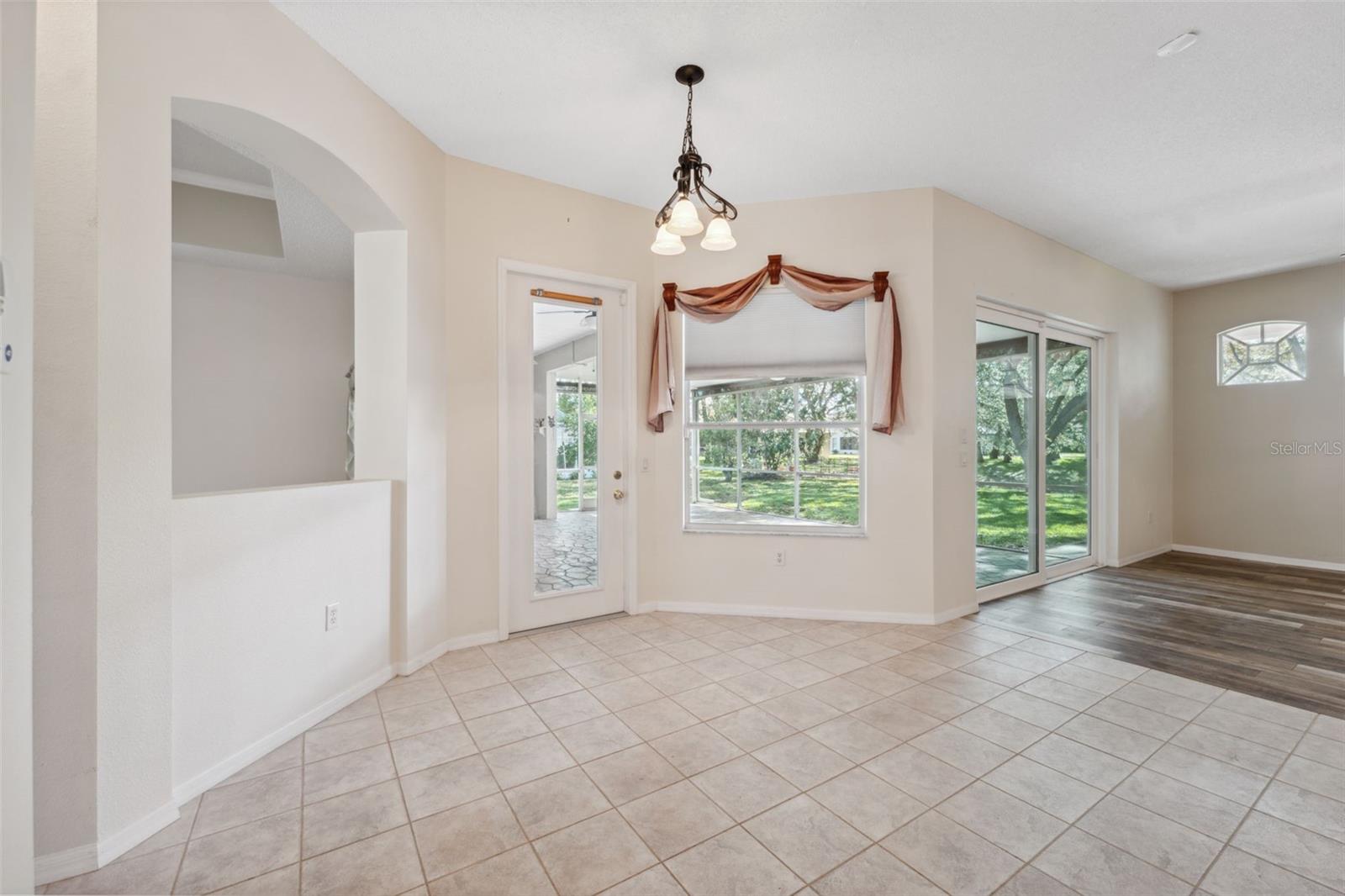 Listing photo id 14 for 10296 Palmgren