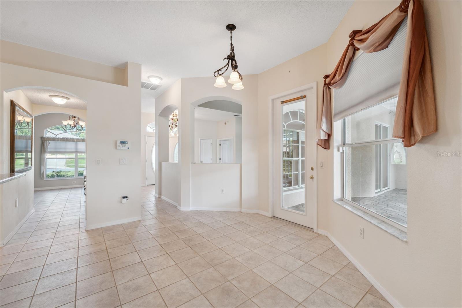 Listing photo id 15 for 10296 Palmgren
