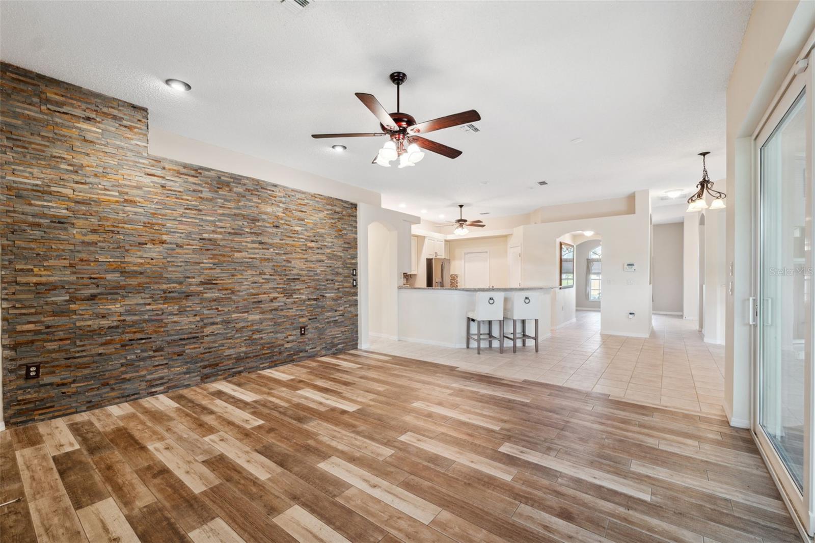 Listing photo id 18 for 10296 Palmgren