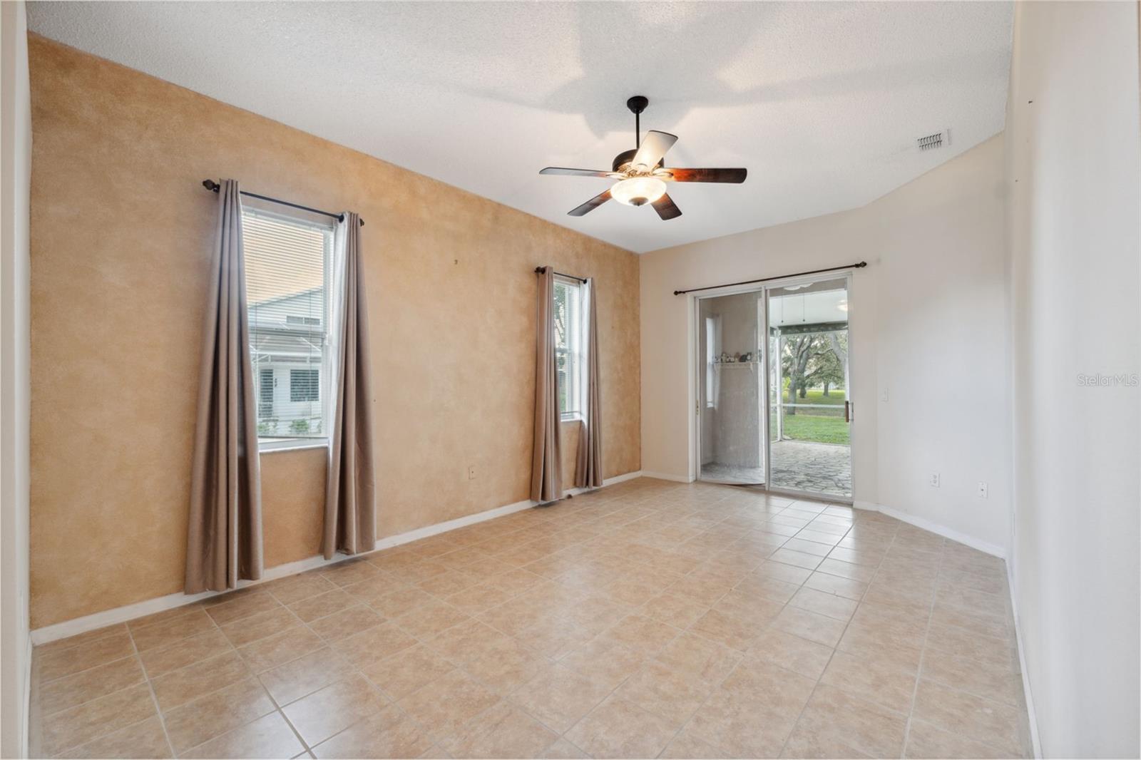 Listing photo id 19 for 10296 Palmgren