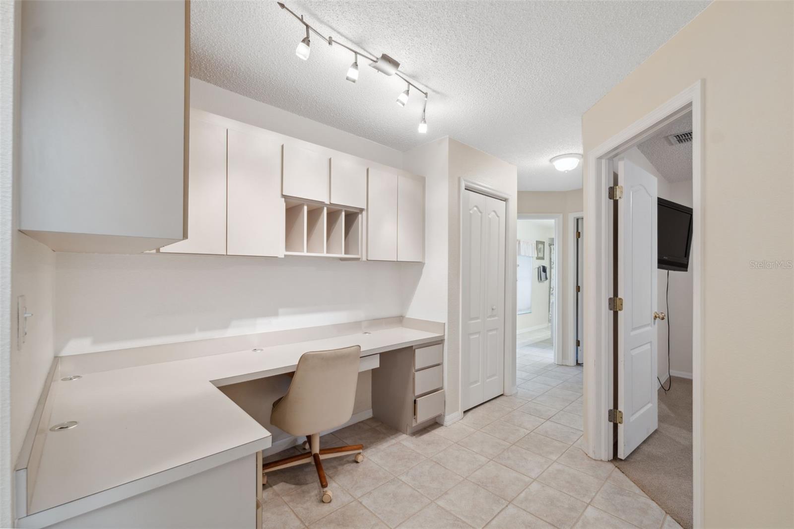 Listing photo id 27 for 10296 Palmgren