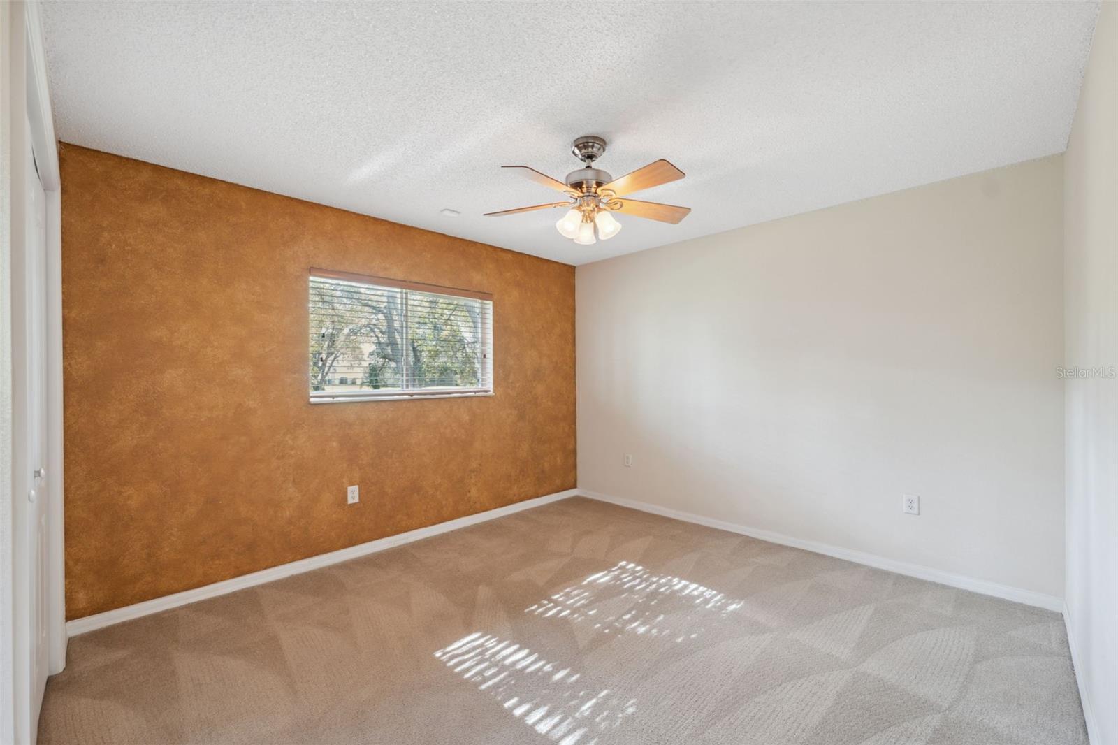 Listing photo id 33 for 10296 Palmgren