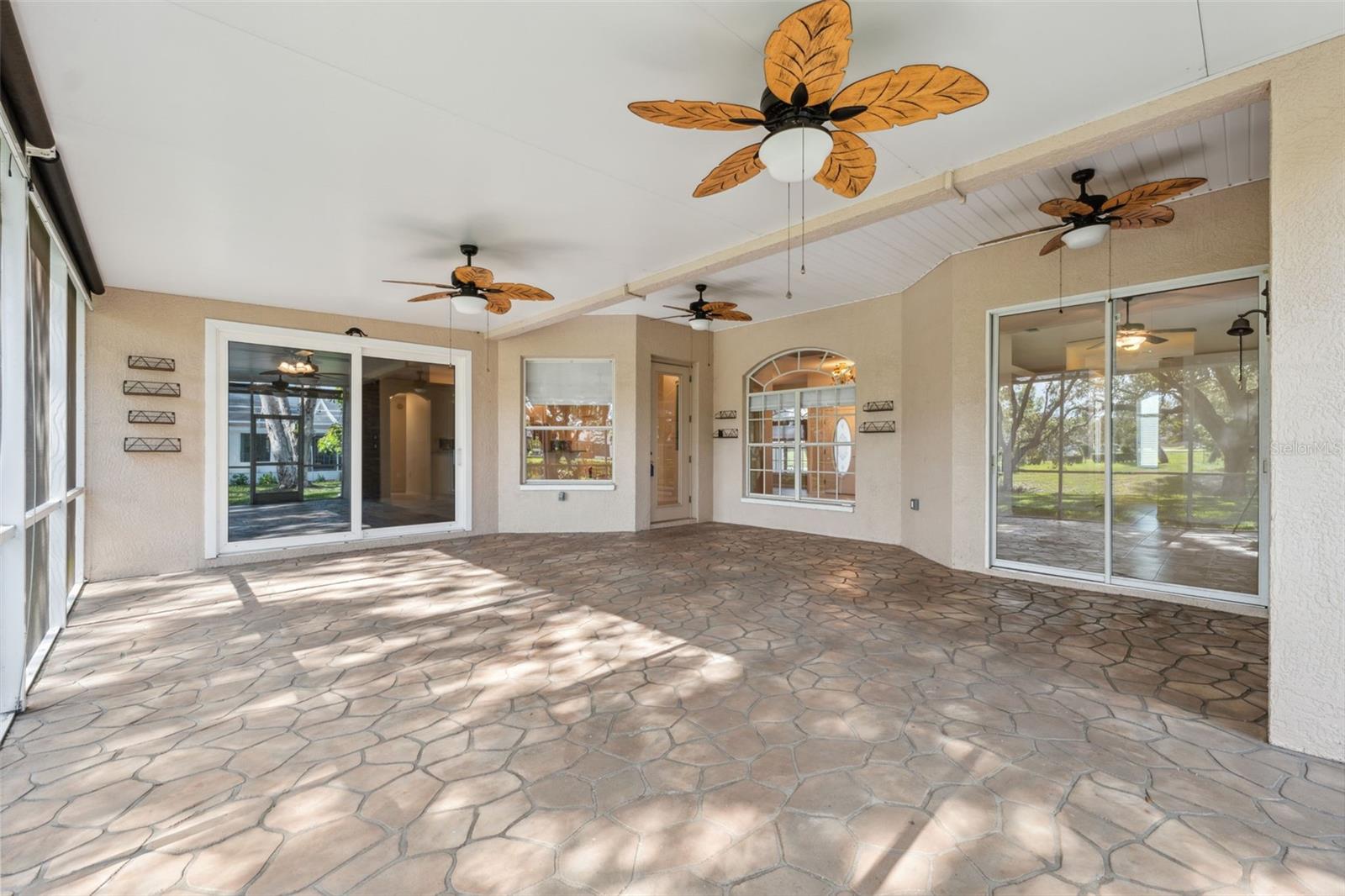 Listing photo id 37 for 10296 Palmgren