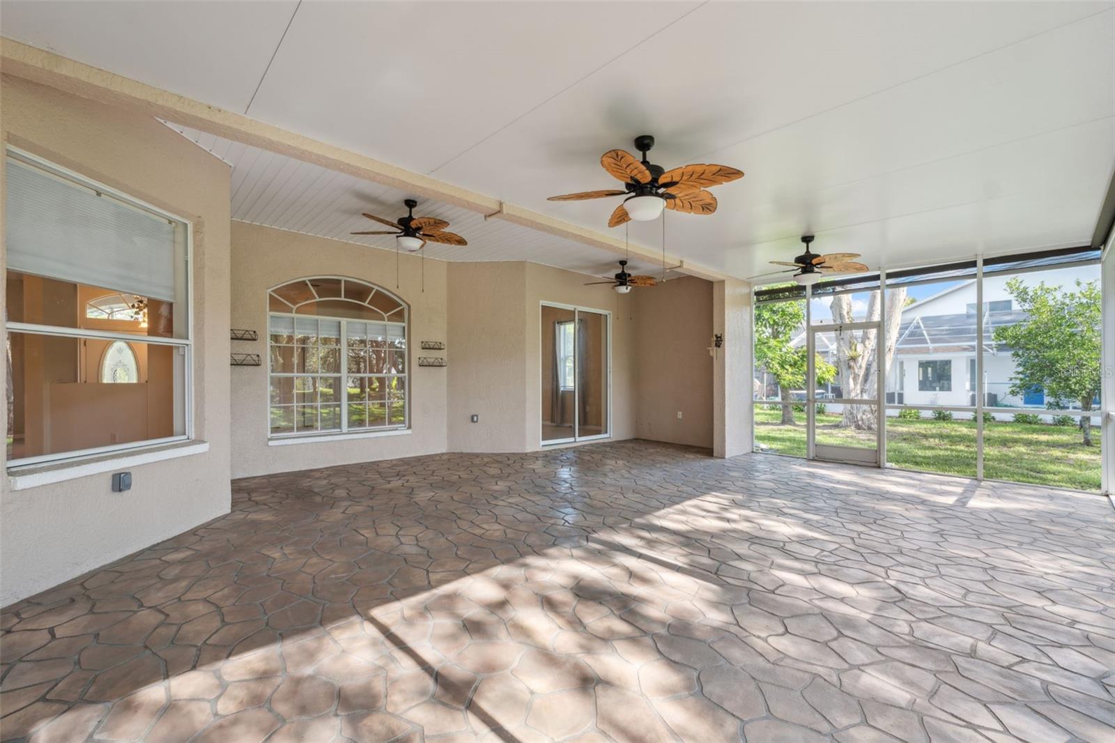 Listing photo id 38 for 10296 Palmgren
