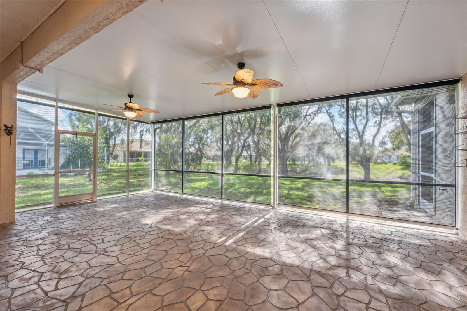 Listing photo id 39 for 10296 Palmgren
