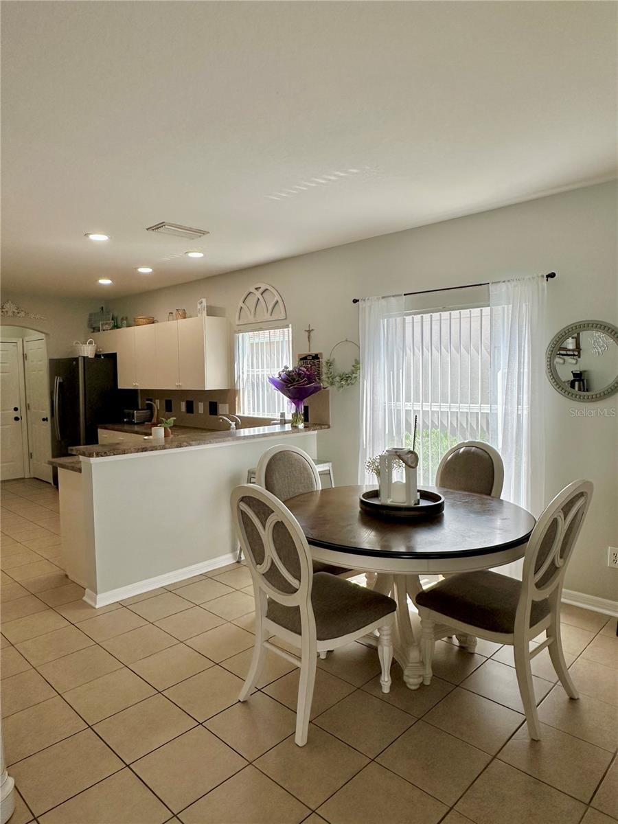 Image 10 of 39 For 9808 Riverchase Drive