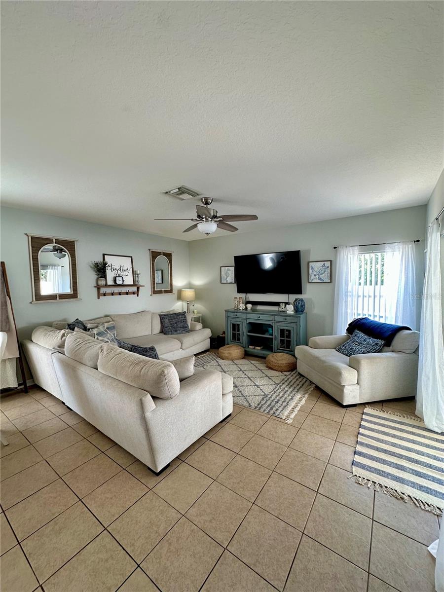 Image 11 of 39 For 9808 Riverchase Drive