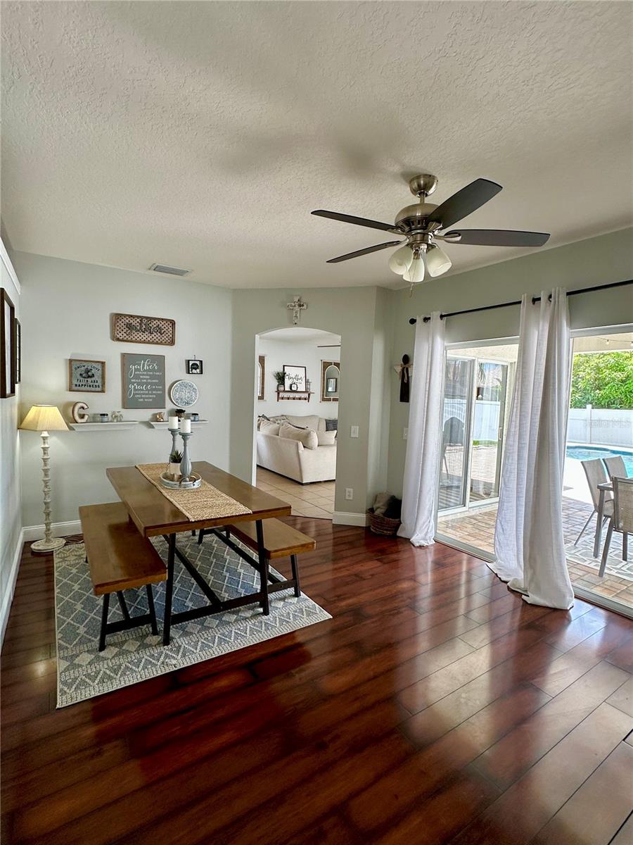 Image 14 of 39 For 9808 Riverchase Drive