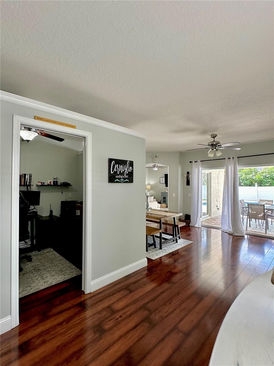 Image 17 of 39 For 9808 Riverchase Drive