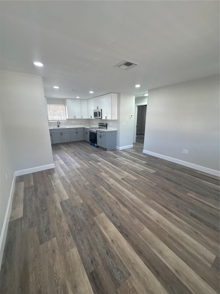 Image 2 of 6 For 7422 Mead Drive