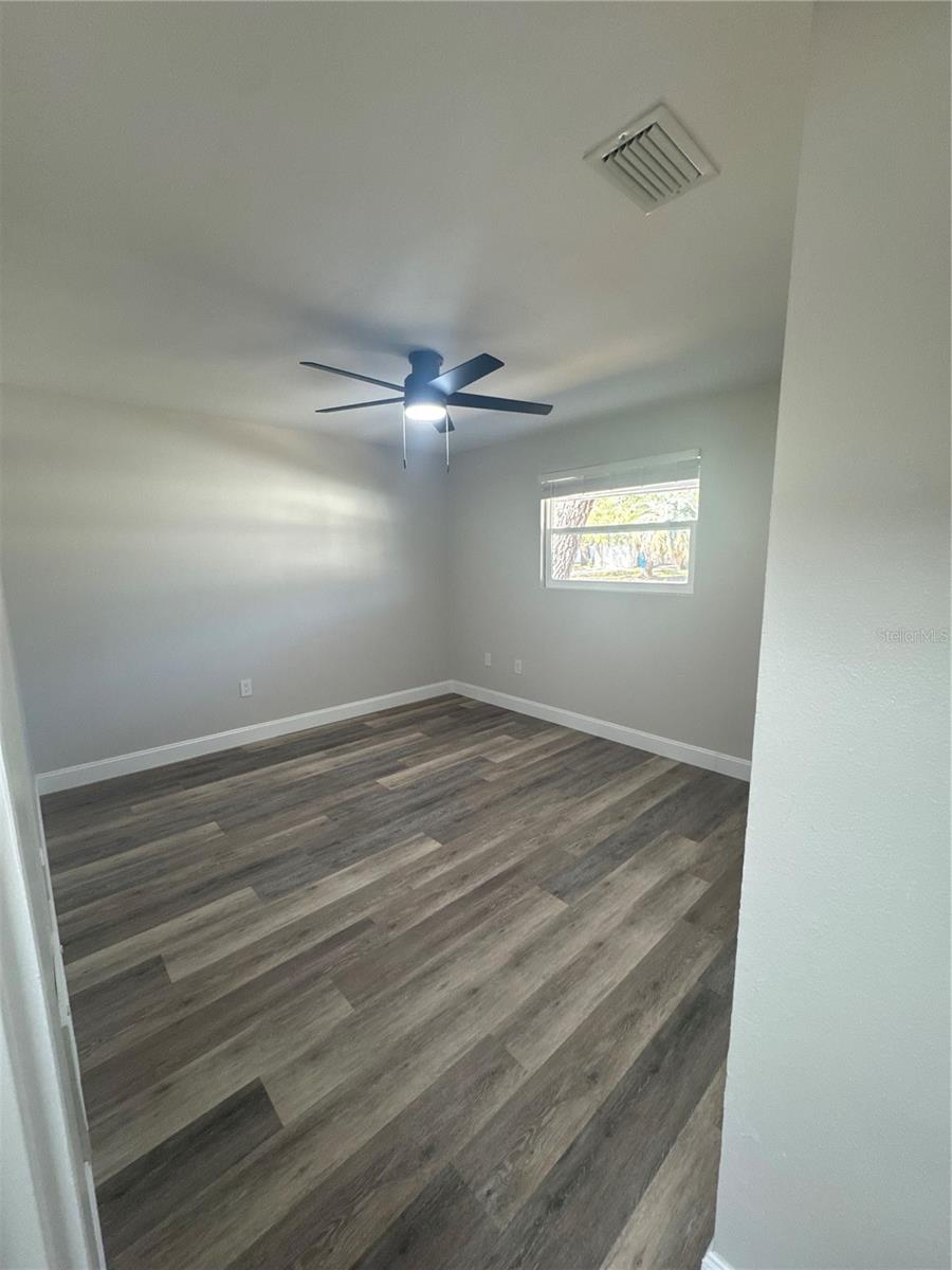 Image 4 of 6 For 7422 Mead Drive