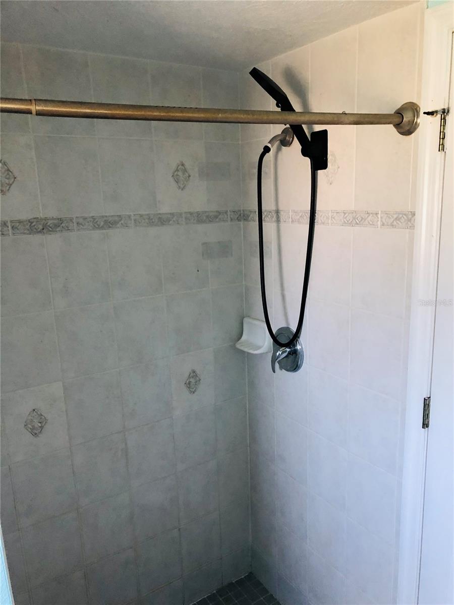 Listing photo id 19 for 11160 Leland Street