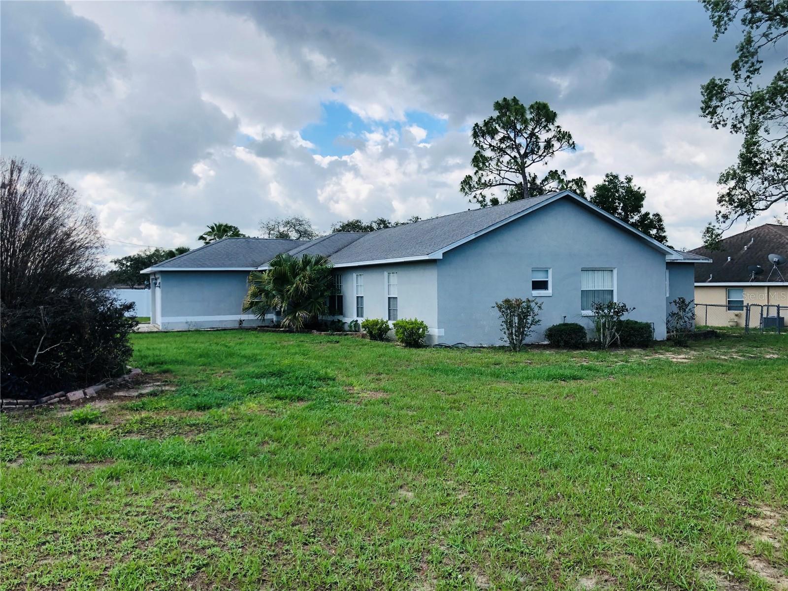 Listing photo id 1 for 11160 Leland Street