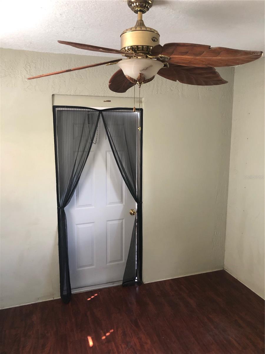 Listing photo id 30 for 11160 Leland Street