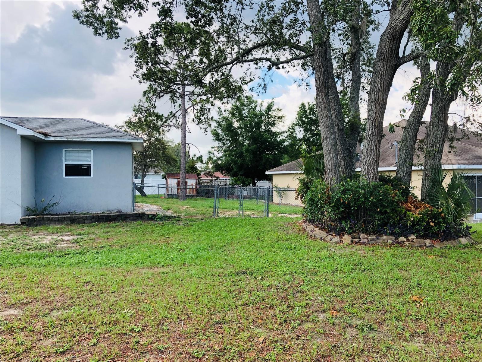 Listing photo id 4 for 11160 Leland Street