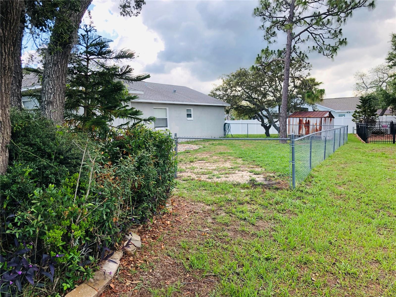 Listing photo id 6 for 11160 Leland Street