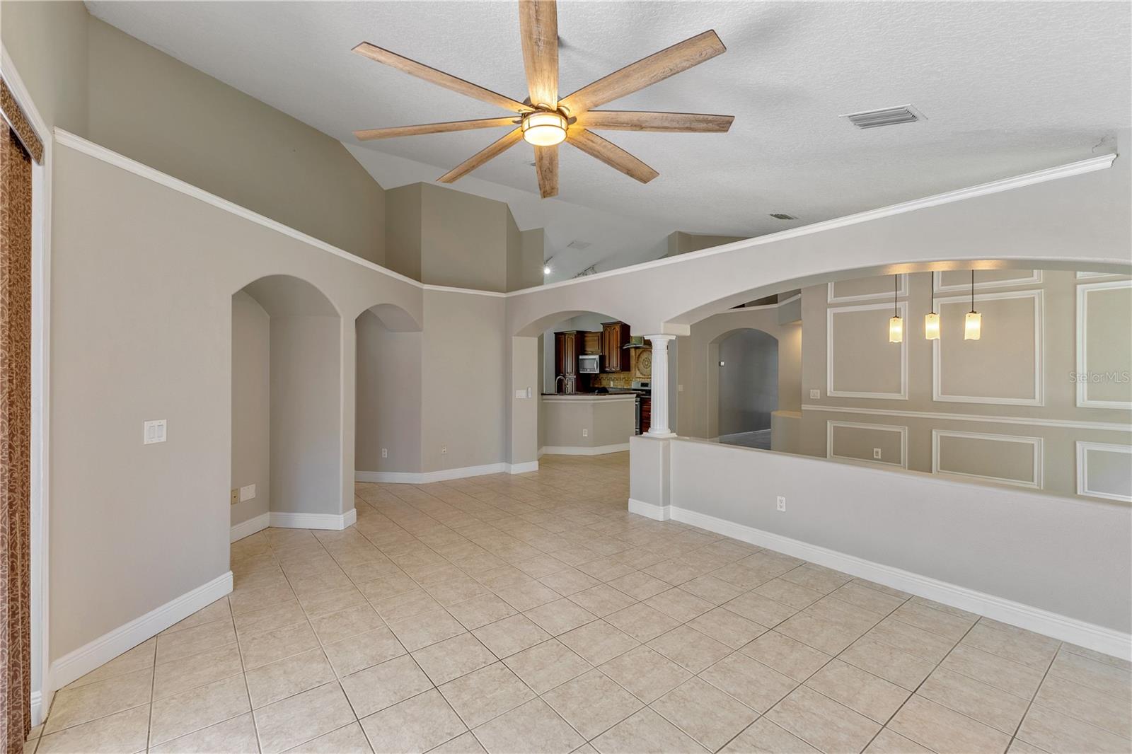 Image 12 of 49 For 9729 Bay Colony Drive