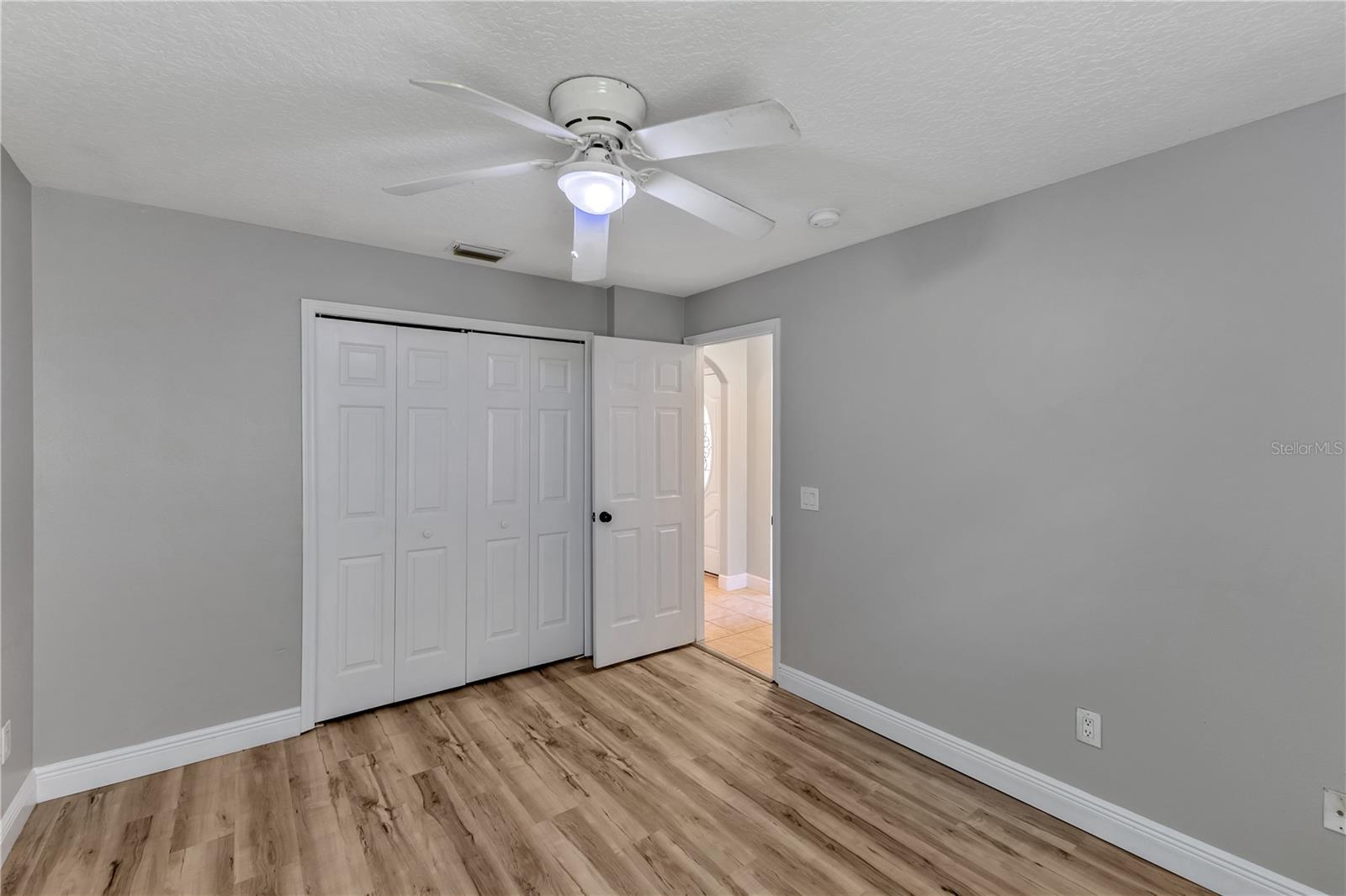 Image 26 of 49 For 9729 Bay Colony Drive