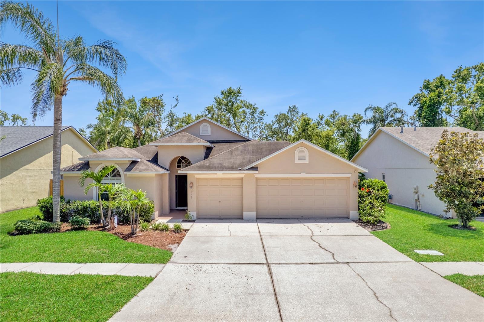 Image 3 of 49 For 9729 Bay Colony Drive