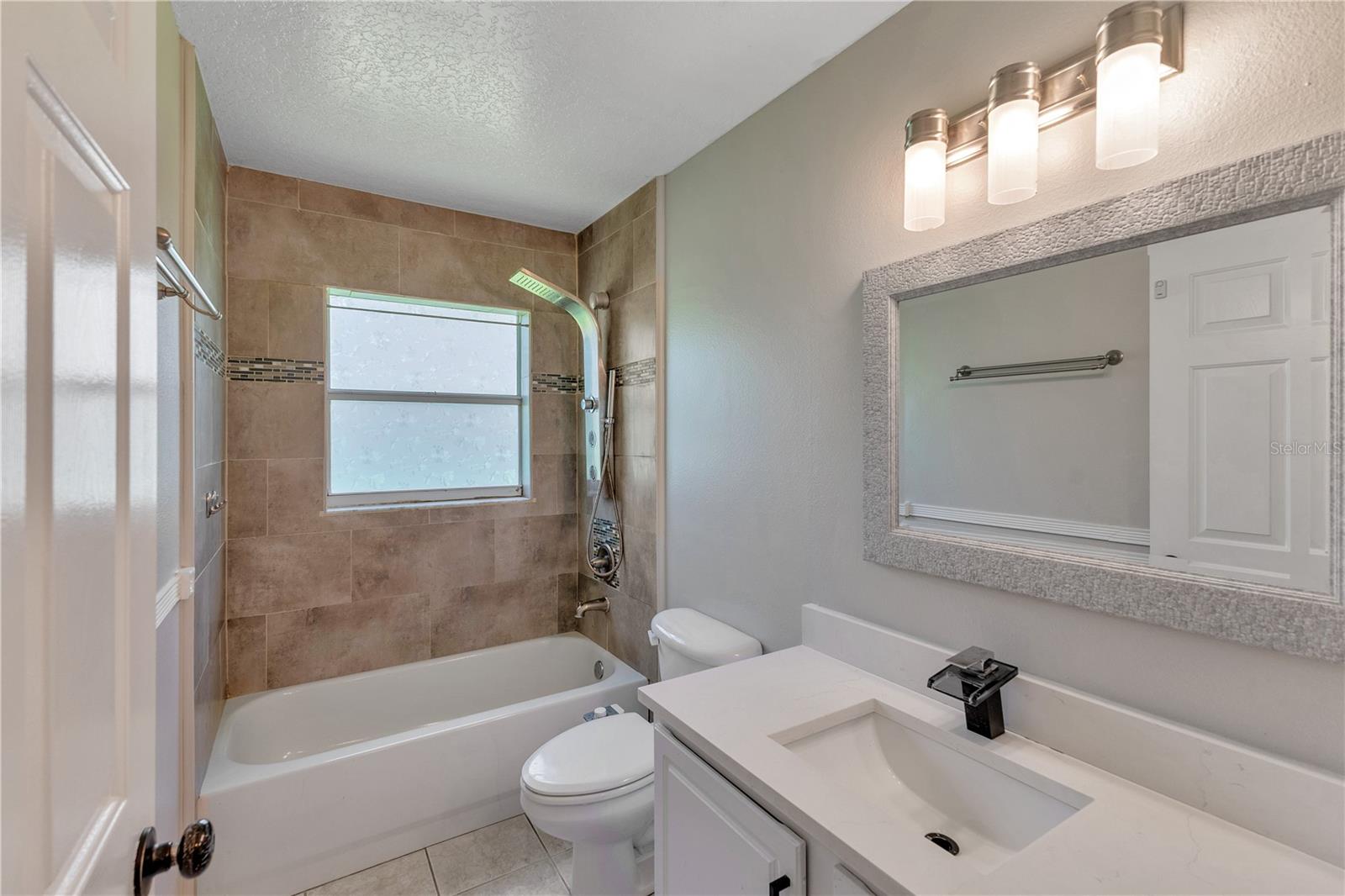 Image 30 of 49 For 9729 Bay Colony Drive