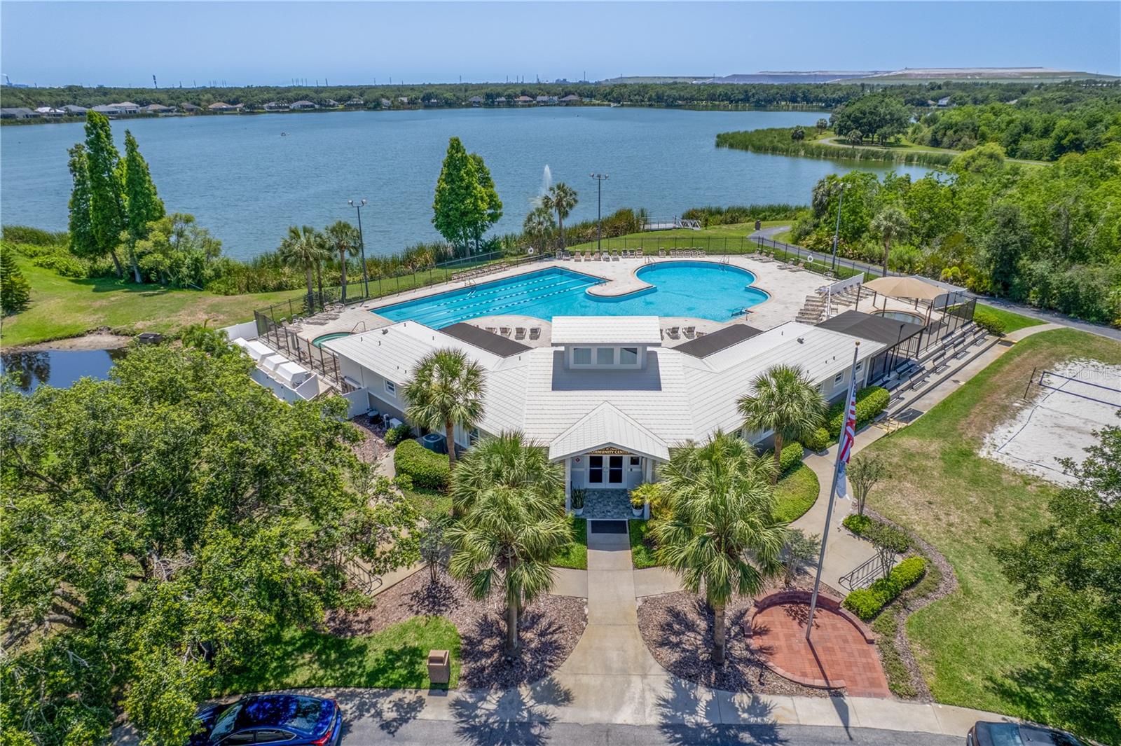 Image 37 of 49 For 9729 Bay Colony Drive