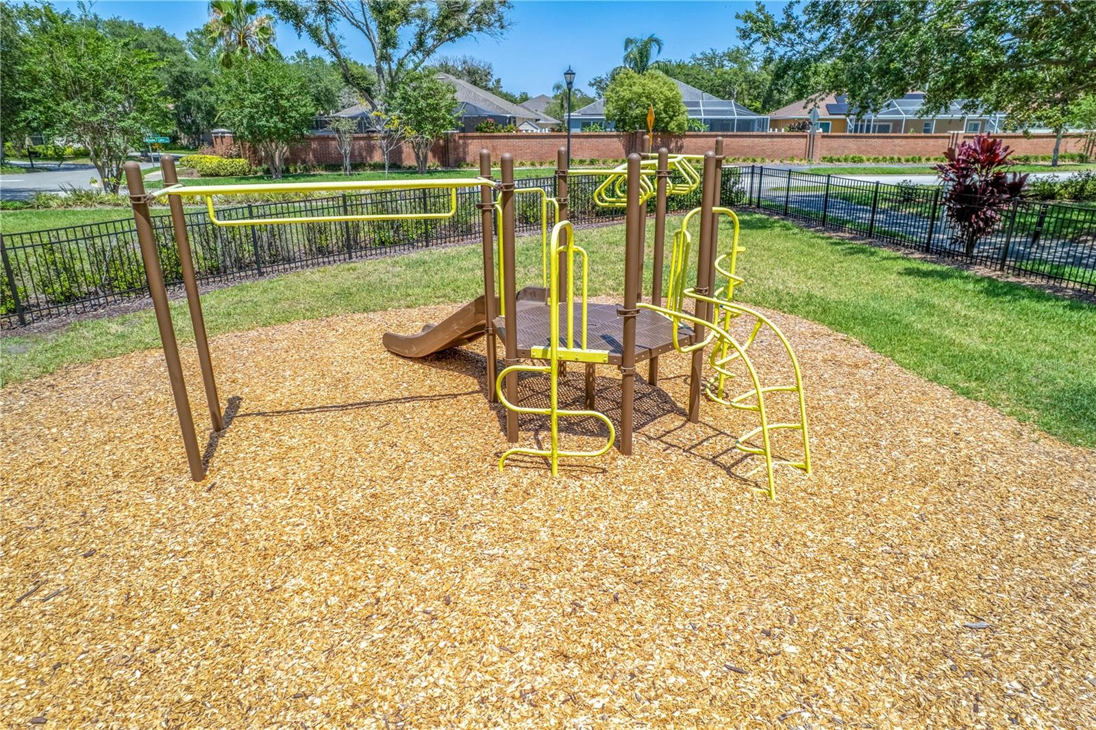 Image 43 of 49 For 9729 Bay Colony Drive