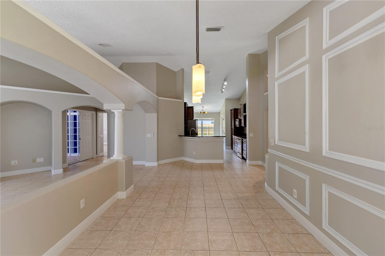 Image 9 of 49 For 9729 Bay Colony Drive