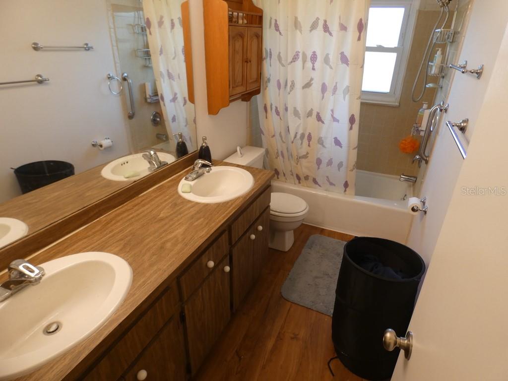 Image 10 of 30 For 441 75th Avenue N 441