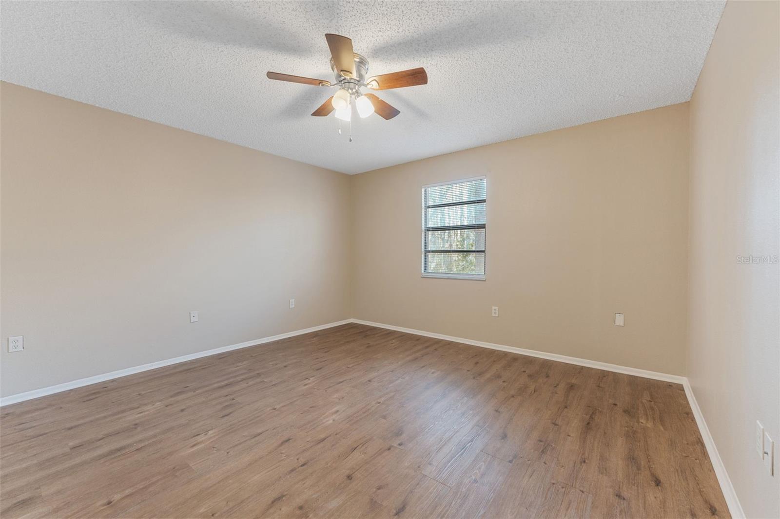 Image 11 of 43 For 12155 Environmental Drive 8