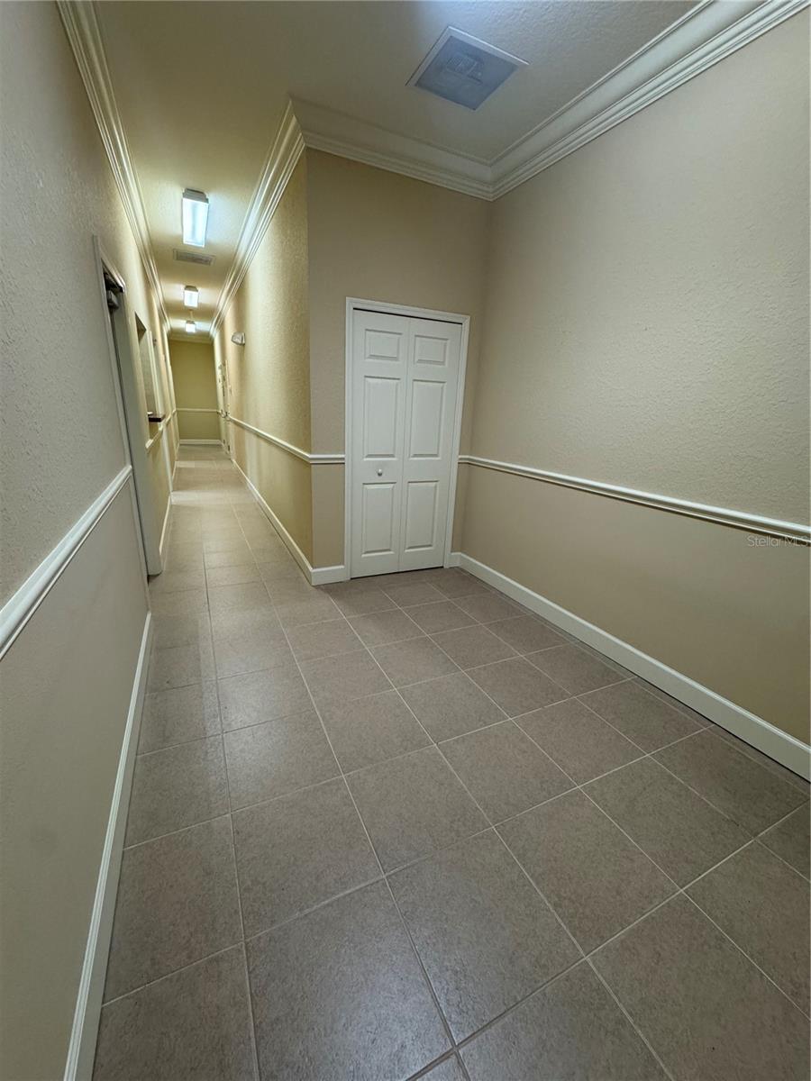 Listing photo id 3 for 9400 River Crossing Boulevard 102